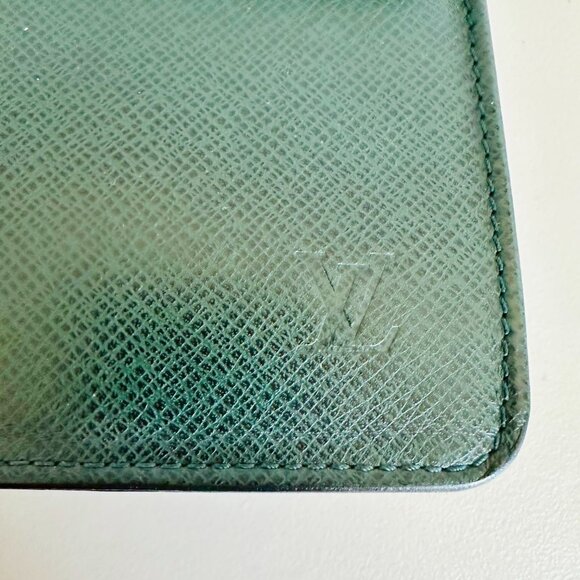 LOUIS VUITTON GREEN EPI LEATHER POCHETTE SELLIER DRAGONNE CLUTCH WRISTLET - Picture 13 of 16